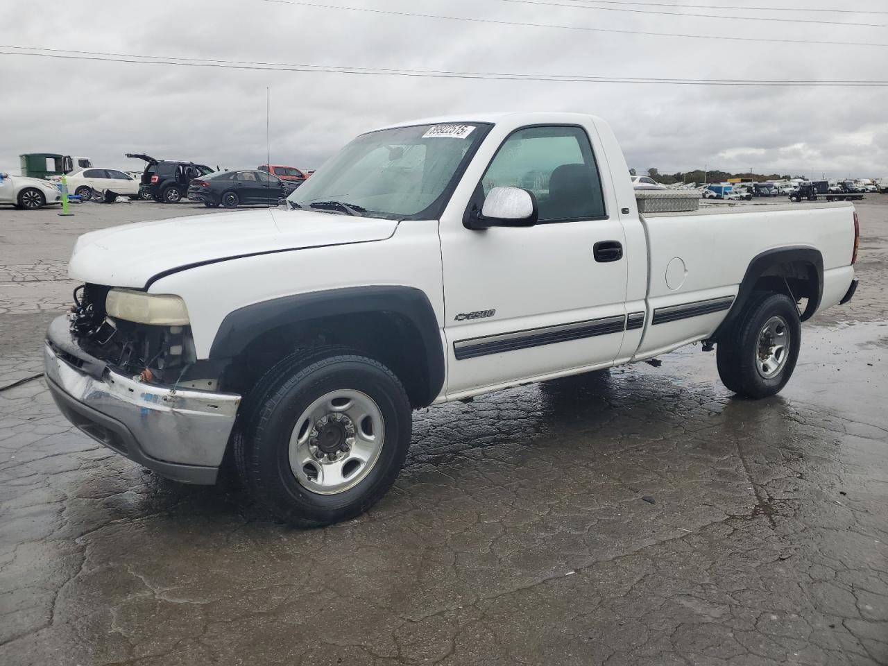2001 Chevrolet Silverado 2500, VIN 1GCGC24U61Z205379 — Front end