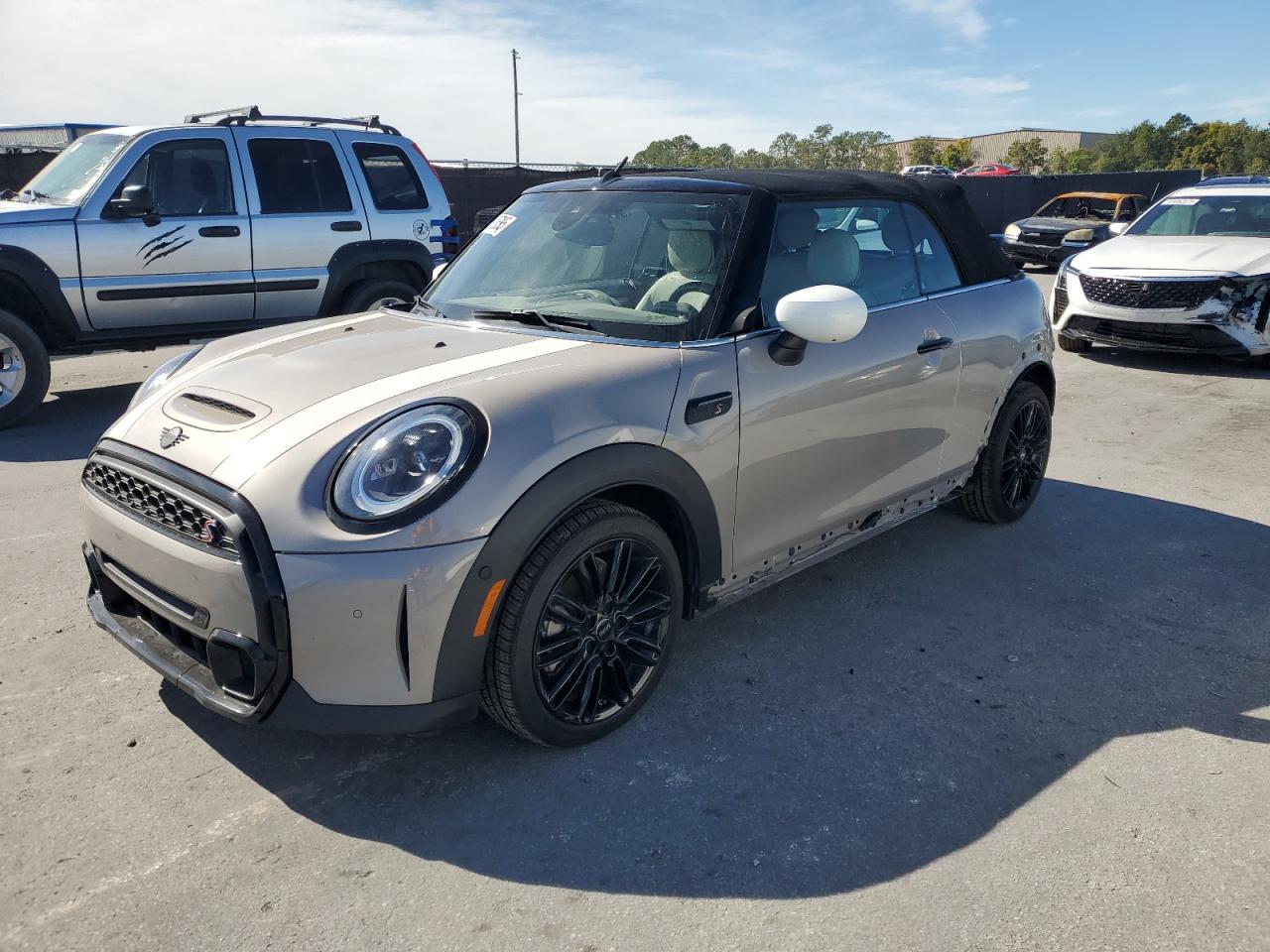 2023 MINI Convertible Cooper S, VIN WMW43DL0XP3P97567 — Rear end
