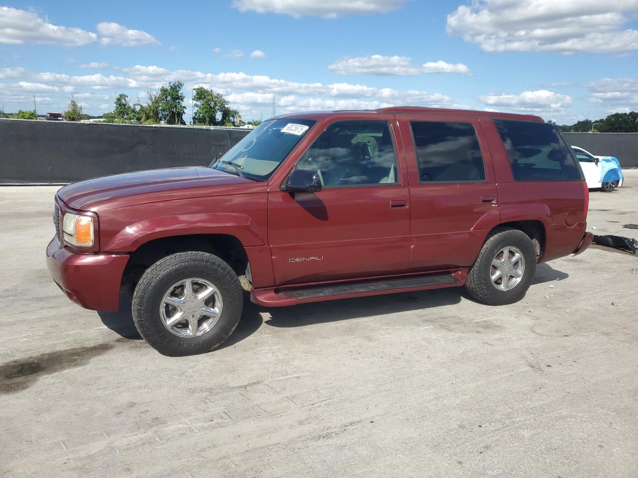 2000 GMC Denali, VIN 1GKEK63R2YR184897 — Зад