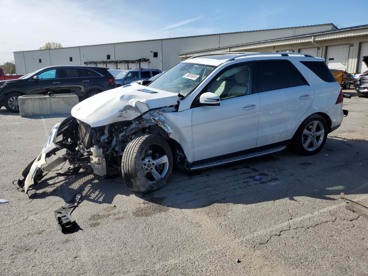 2019 Mercedes-Benz GLE 400, VIN 4JGDA5GB8KB205409 — Front end