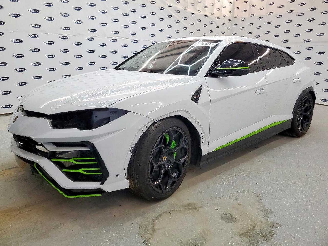 2021 Lamborghini Urus, VIN ZPBUA1ZL3MLA13128 — Front end