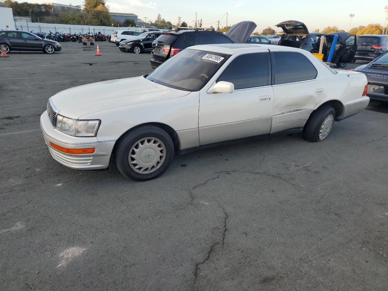 1991 Lexus LS 400, VIN JT8UF11E2M0096850 — Side