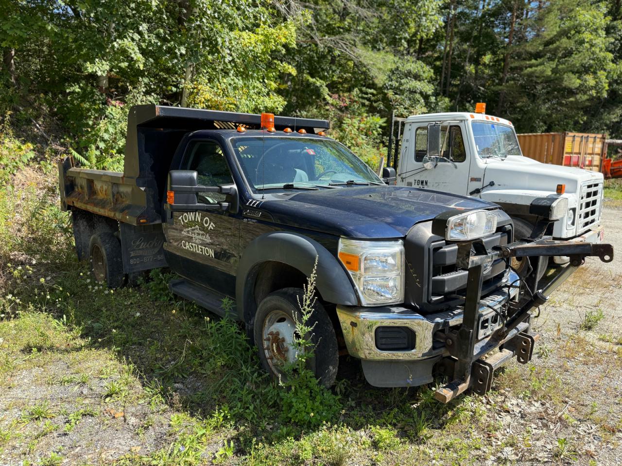 2011 Ford F-450, VIN 1FDUF4HY3BEB57749 — Minor dents and scratches