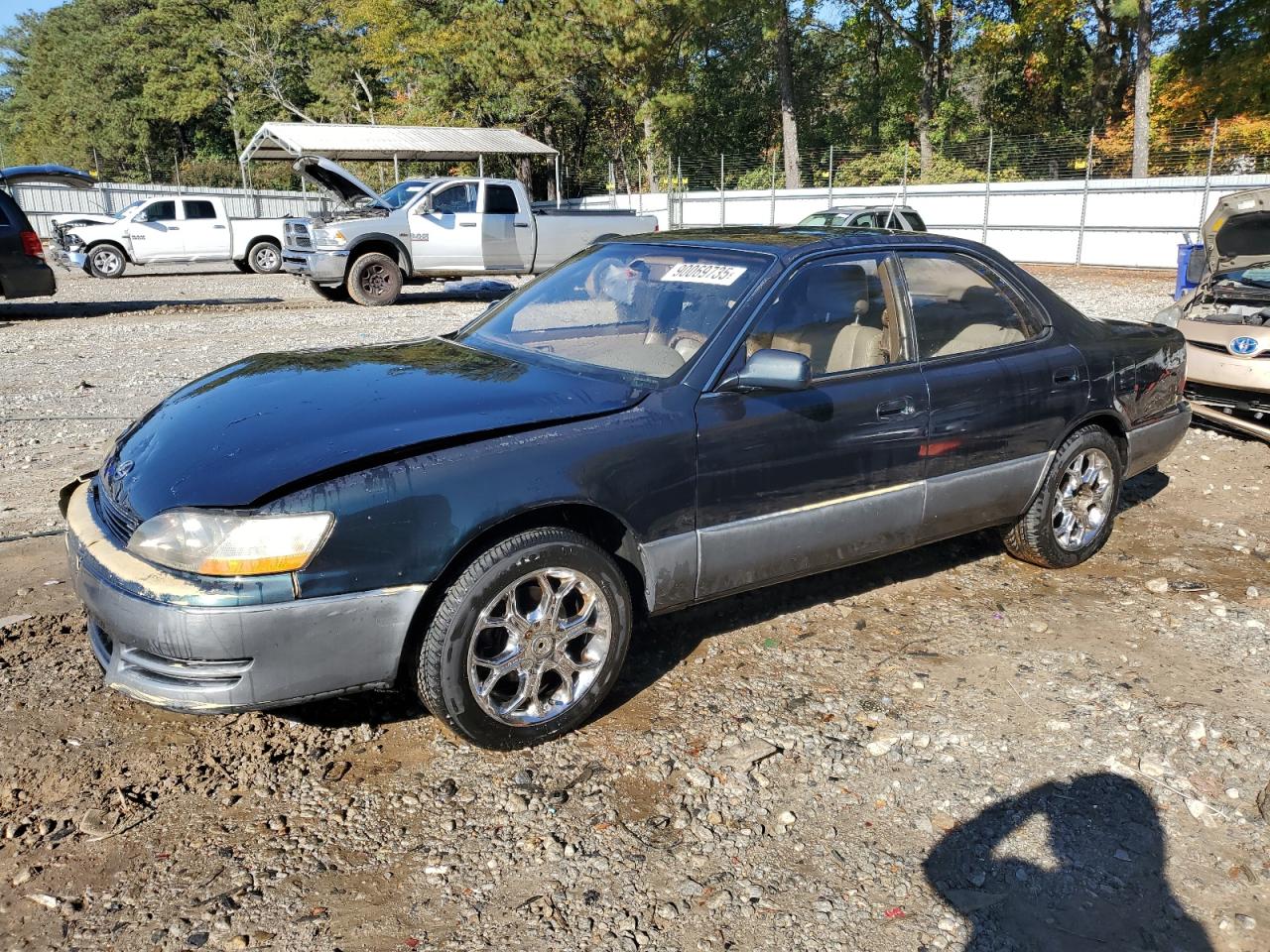 1995 Lexus ES 300, VIN JT8GK13T1S0080592 — Front end