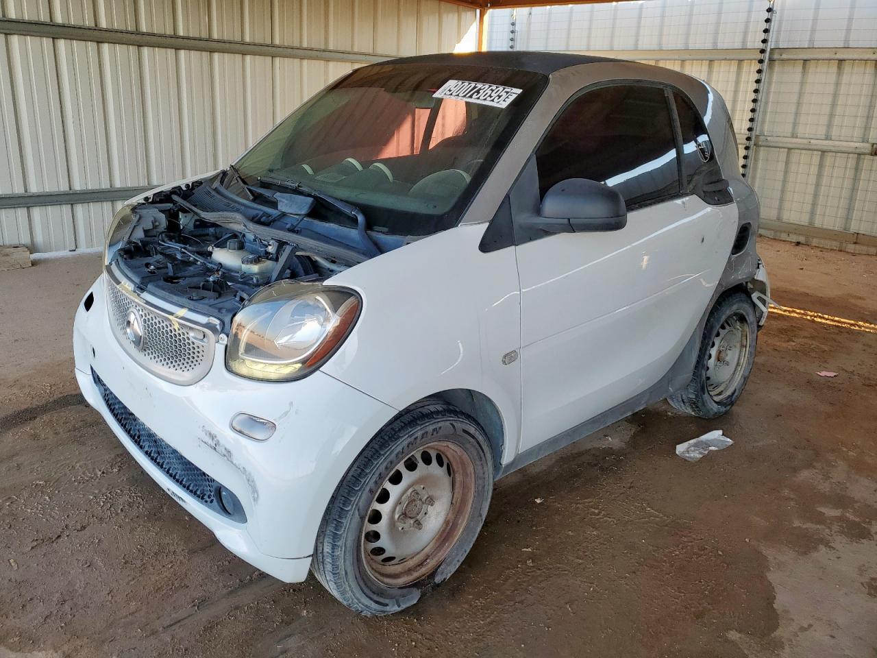 2017 Smart fortwo Pure, VIN WMEFJ5DA1HK169999 — Перед
