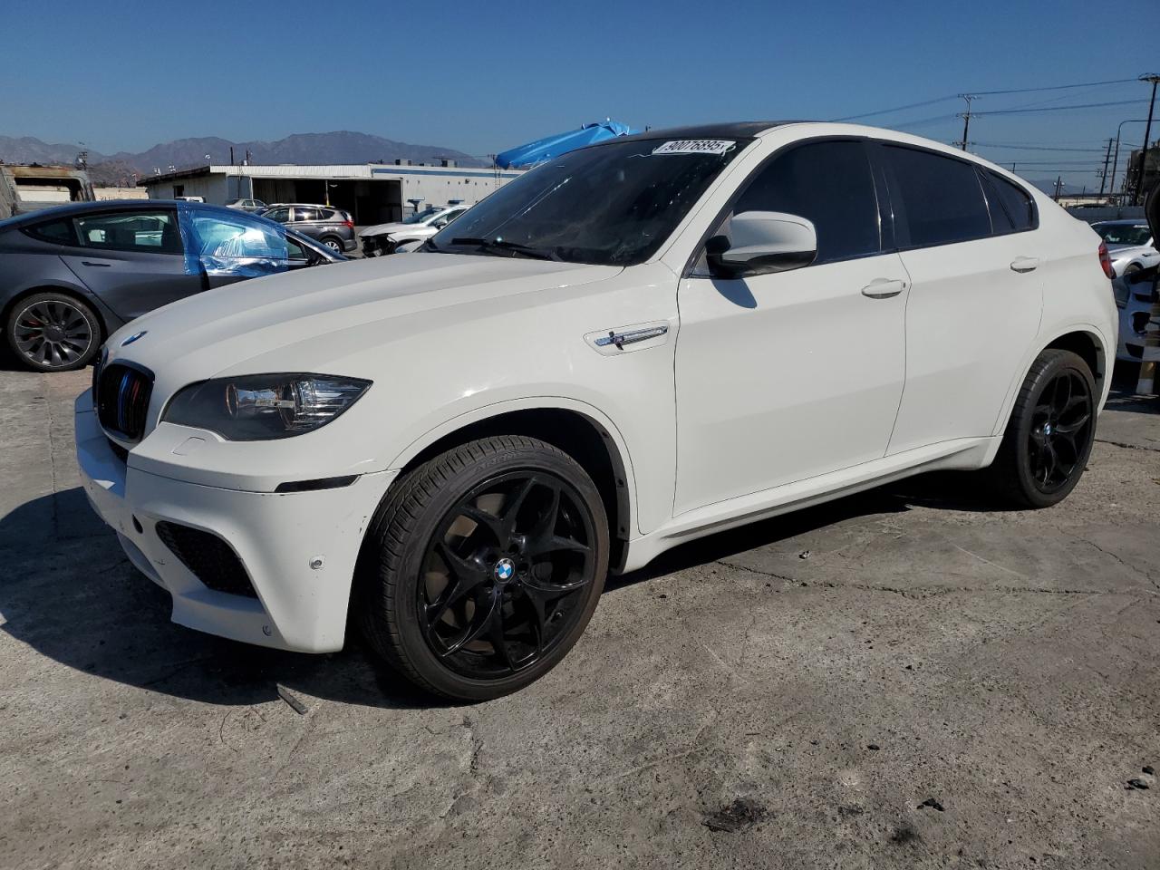 2011 BMW X6 M, VIN 5YMGZ0C56BLK14205 — Мелкие вмятины и царапины
