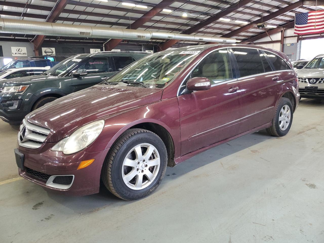 2007 Mercedes-Benz R 3.0L, VIN 4JGCB22E77A049305 — Minor dents and scratches