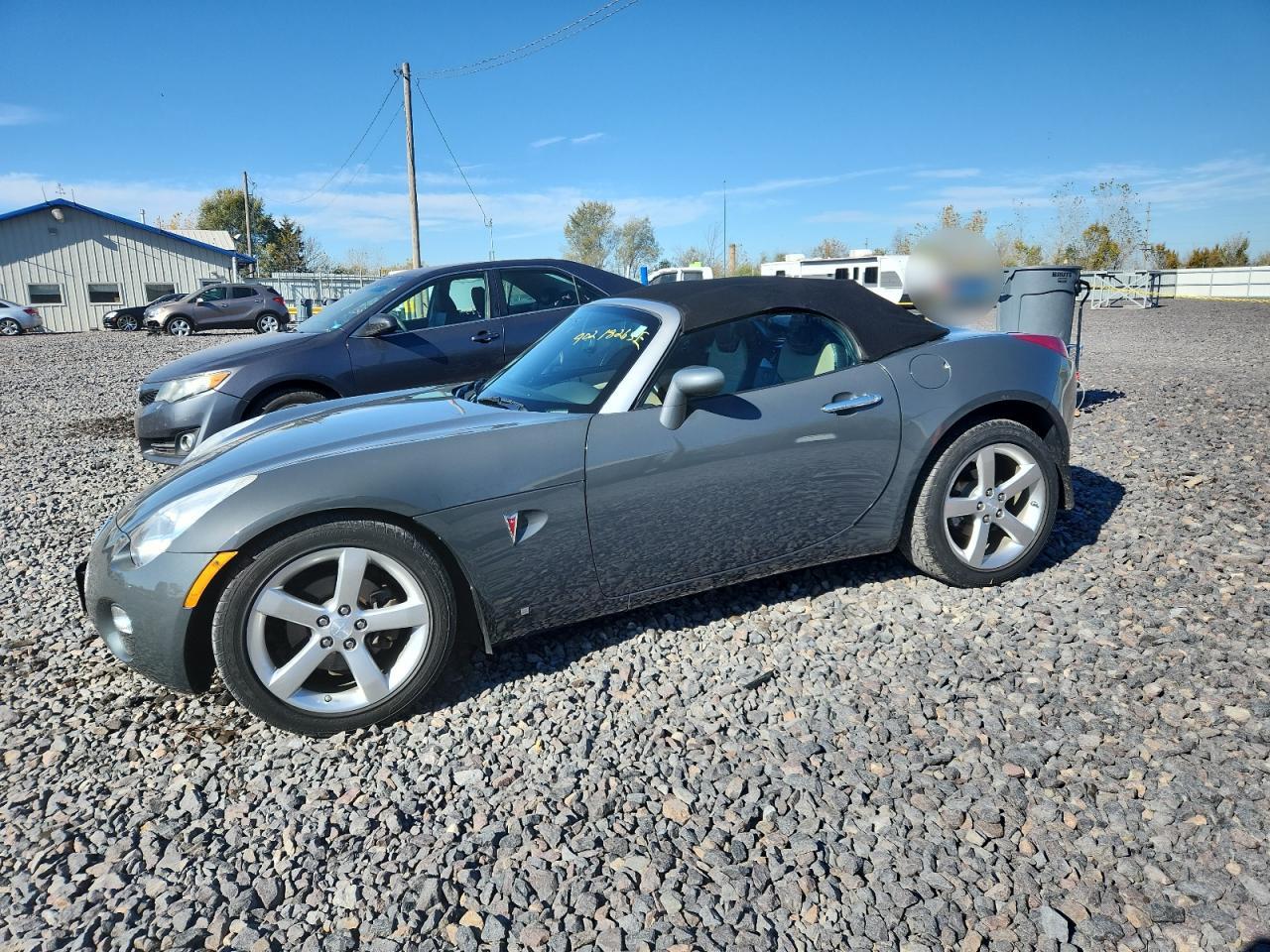 2008 Pontiac Solstice, VIN 1G2MB35B48Y123065 — Front end