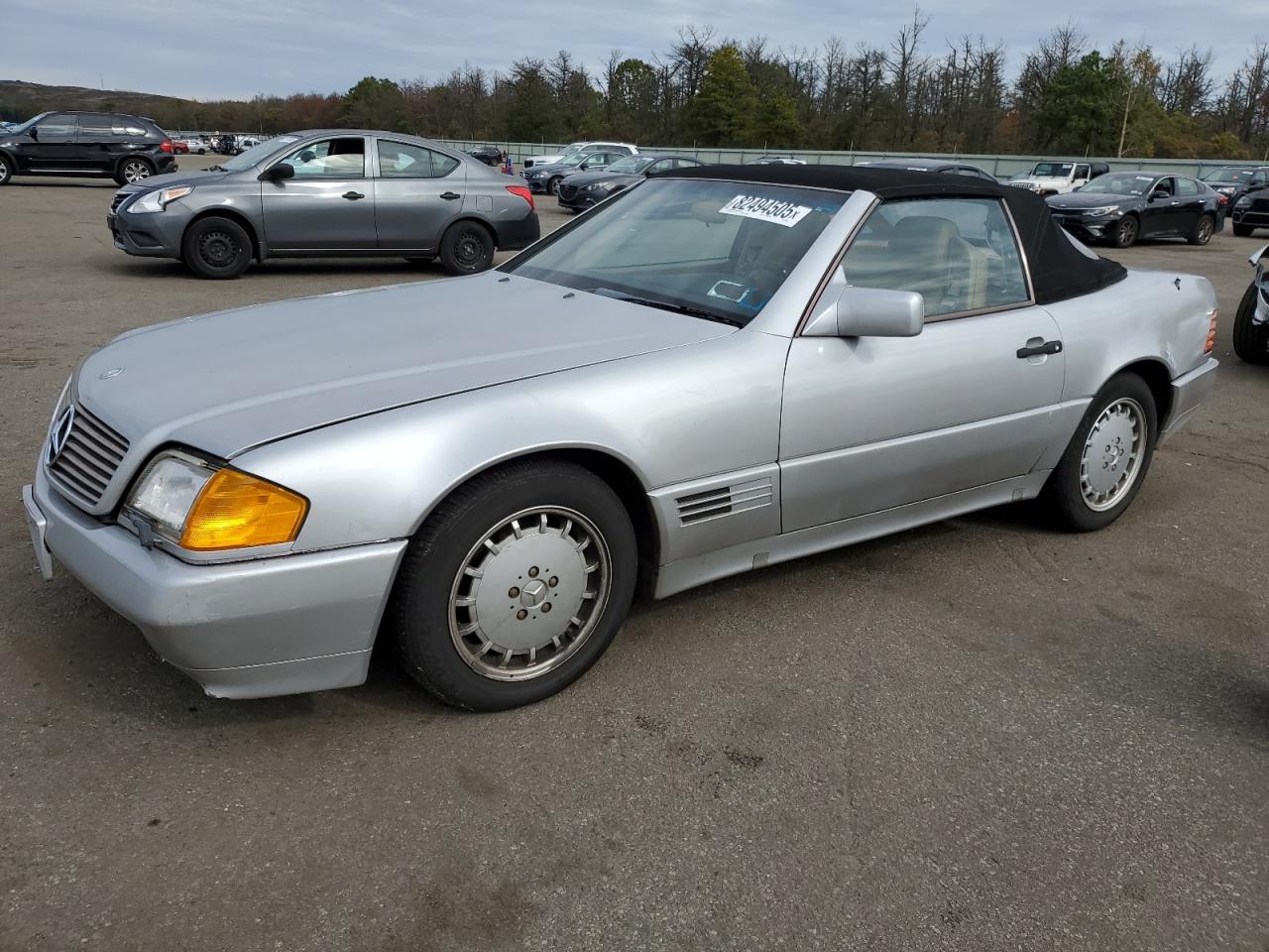 1990 Mercedes-Benz 500, VIN WDBFA66E3LF009952 — Front end