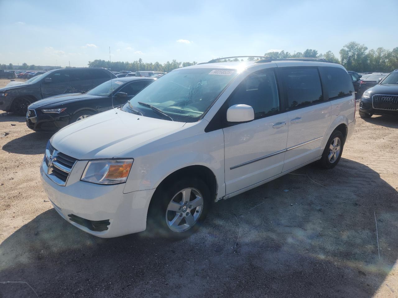 2010 Dodge Grand Caravan SXT, VIN 2D4RN5D14AR154357 — Minor dents and scratches
