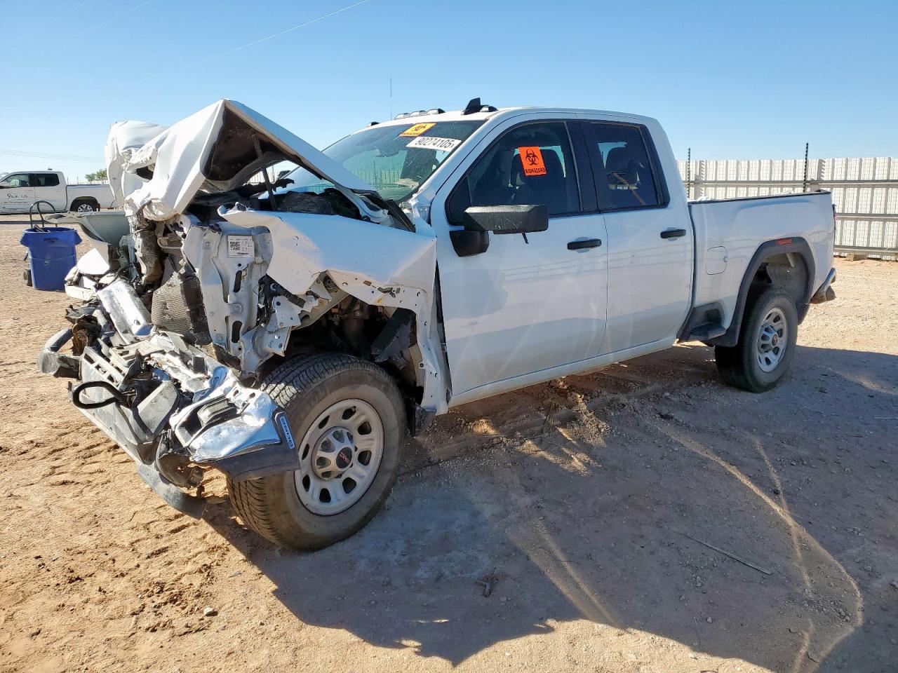 2025 GMC Sierra 2500HD, VIN 1GT2ULE79SF196251 — Front end