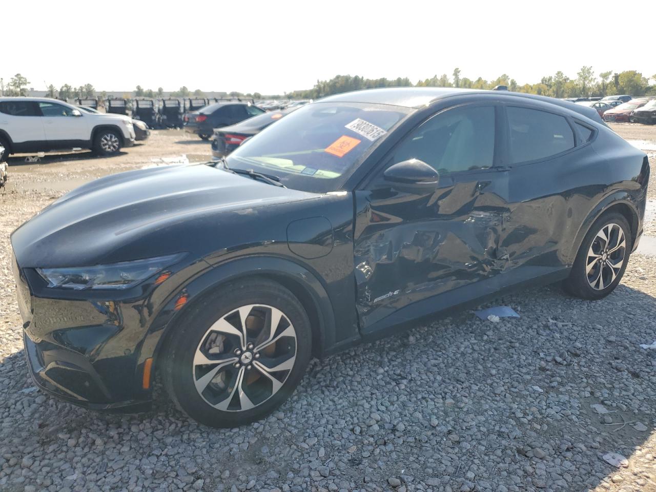 2022 Ford Mustang Mach-E Premium, VIN 3FMTK3R72NMA28102 — Side