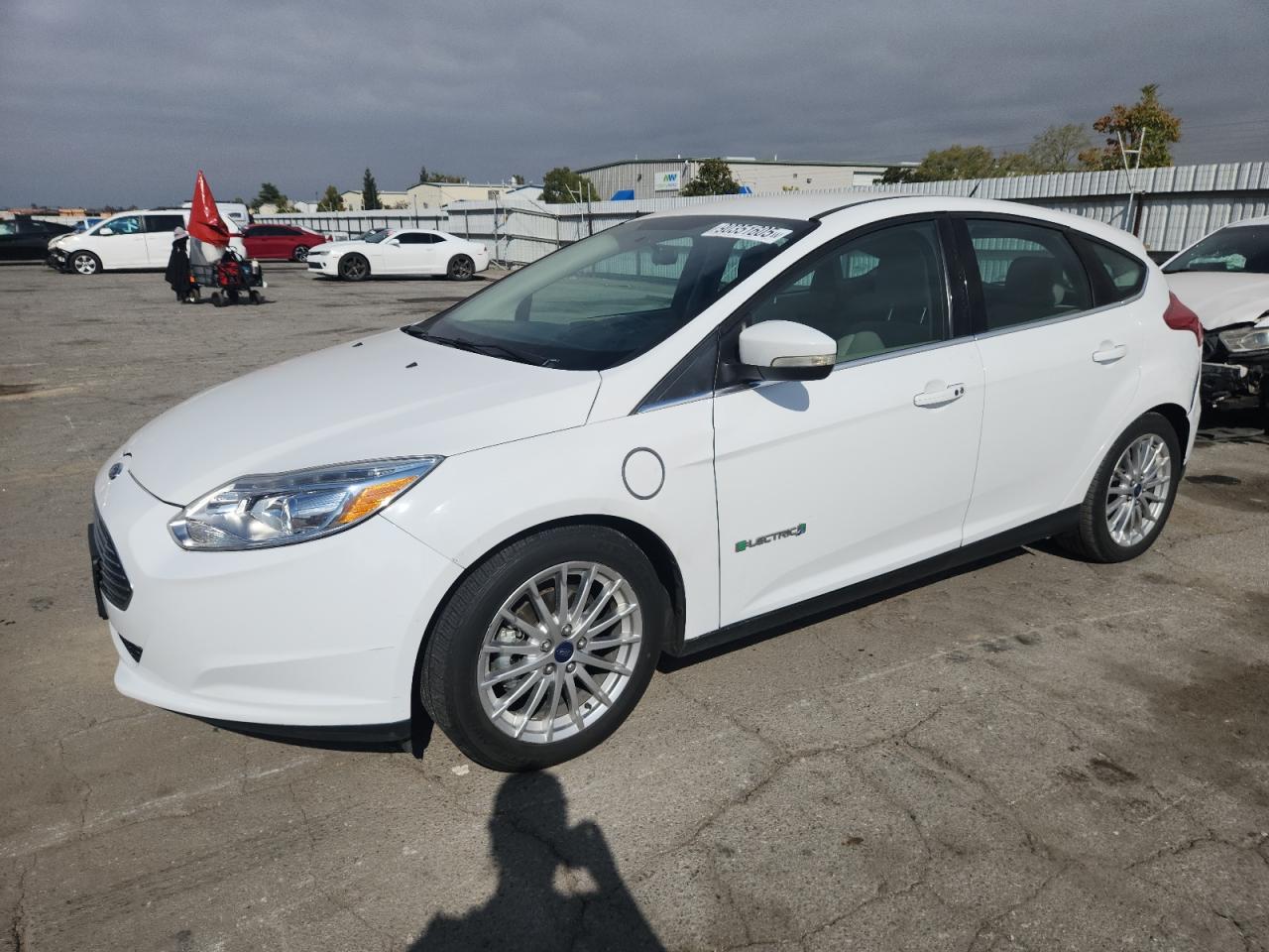 2015 Ford Focus Electric, VIN 1FADP3R41FL358550 — Minor dents and scratches