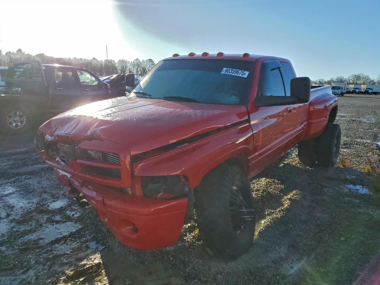 2001 Dodge 3500, VIN 1B7MF33741J609484 — Перед