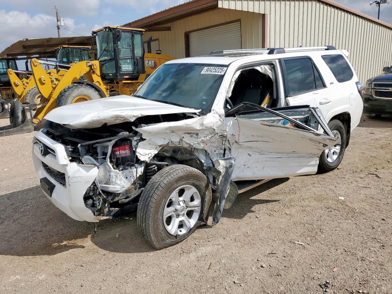 2023 Toyota 4Runner SR5 Premium, VIN JTEFU5JR5P5288390 — Front end