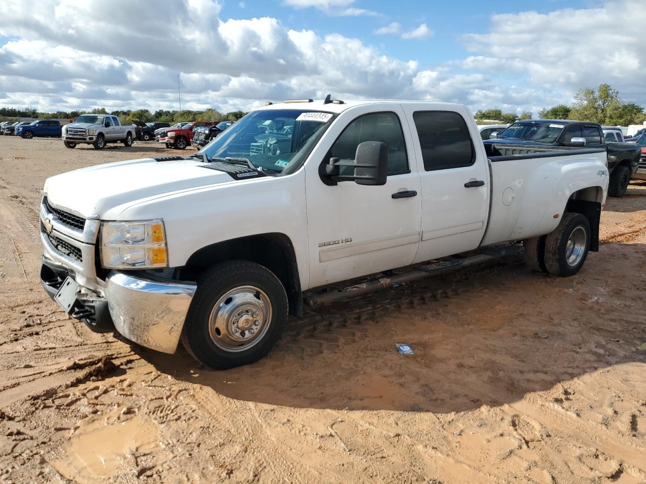 2010 Chevrolet Silverado 3500HD DRW LT, VIN 1GC7K0B64AF123938 — Front end