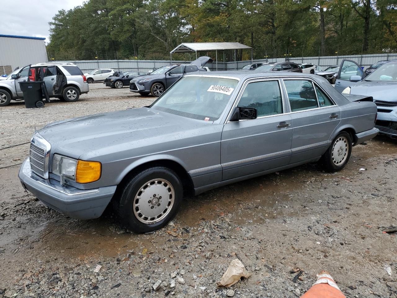 1990 Mercedes-Benz 300 SE, VIN WDBCA24D8LA508779 — Rear end