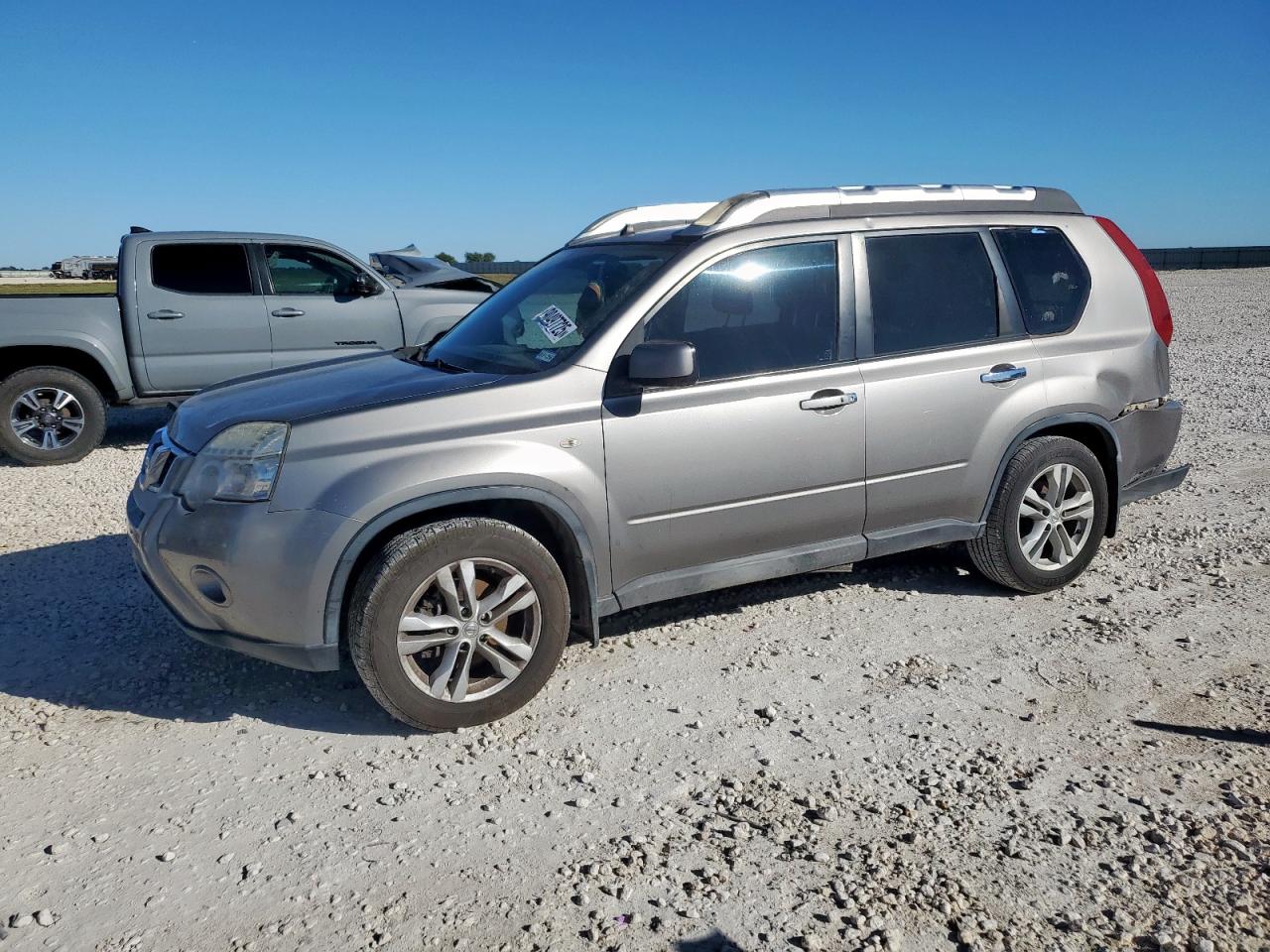 2013 Nissan X-Trail, VIN JN1AT18T3DW102639 — Rear end