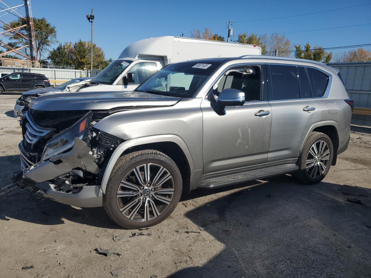 2024 Lexus LX 600 Luxury, VIN JTJGB7CX4R4039915 — Перед