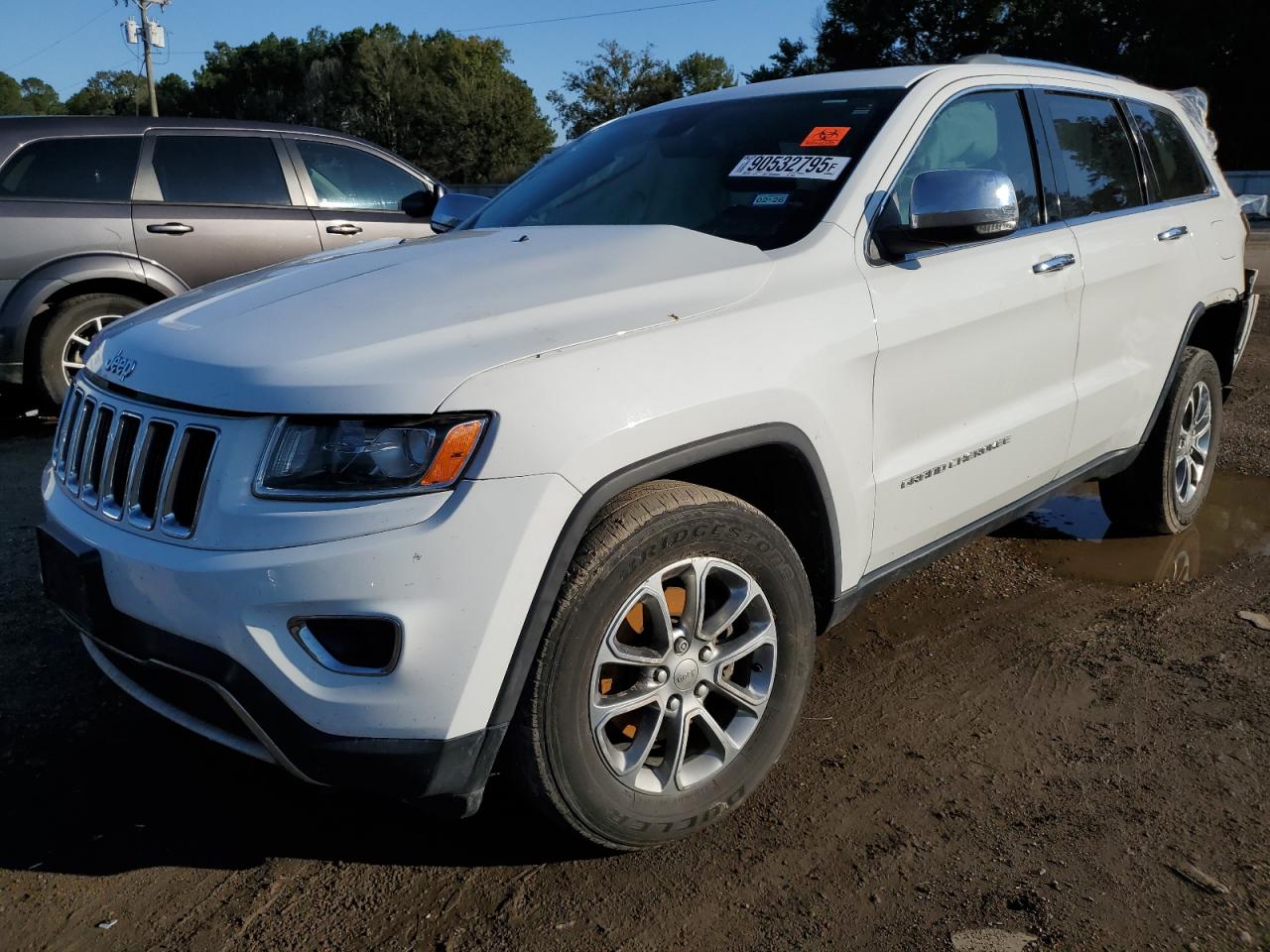 2016 Jeep Grand Cherokee Limited, VIN 1C4RJEBG7GC409536 — Front end