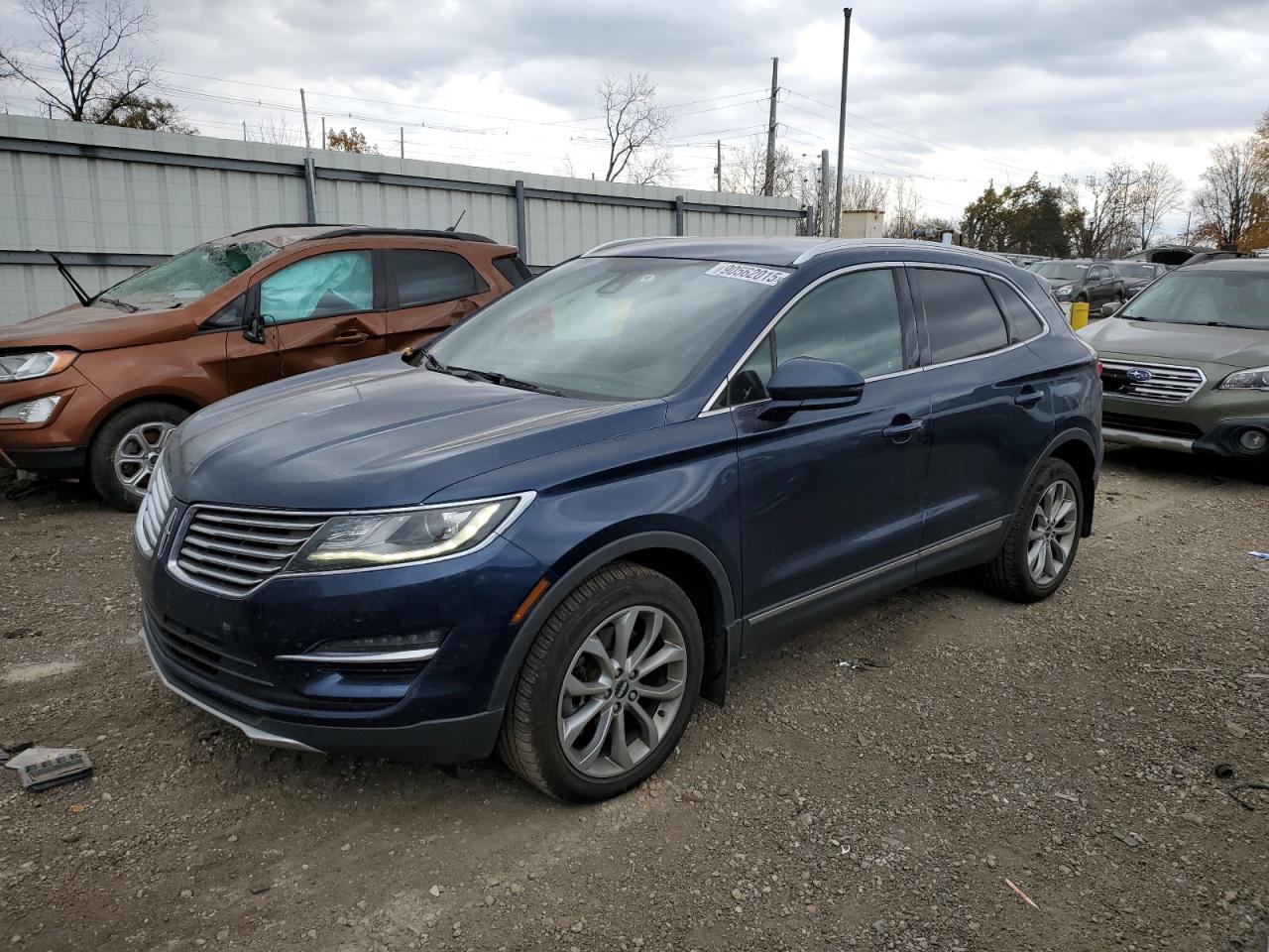 2017 Lincoln MKC Select, VIN 5LMCJ2D93HUL07660 — Rear end