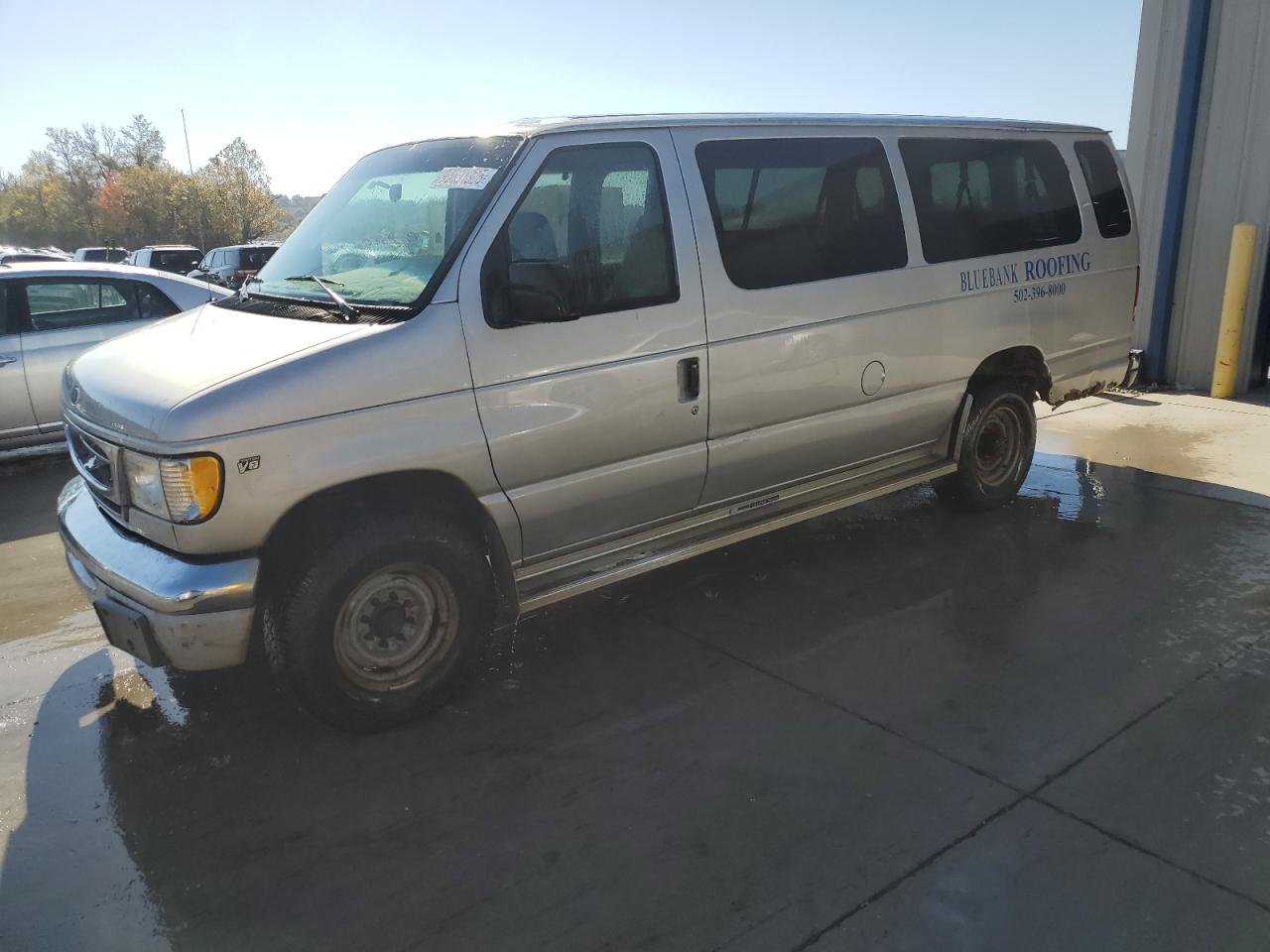 1998 Ford Econoline Wagon XL, VIN 1FBSS31L8WHA33551 — Front end