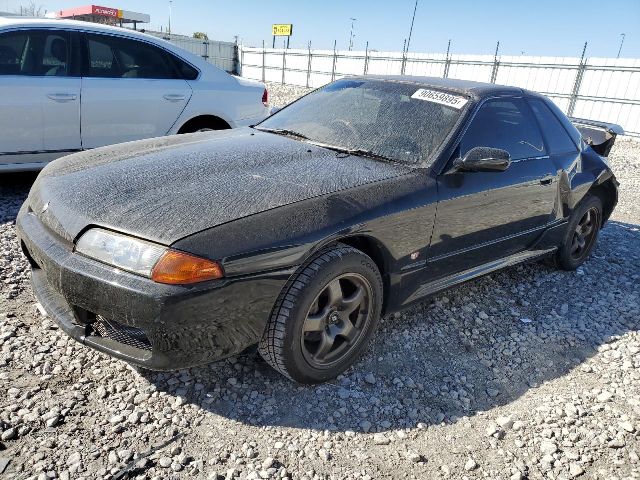 1992 Nissan Skyline, VIN HCR32273122 — Rear end