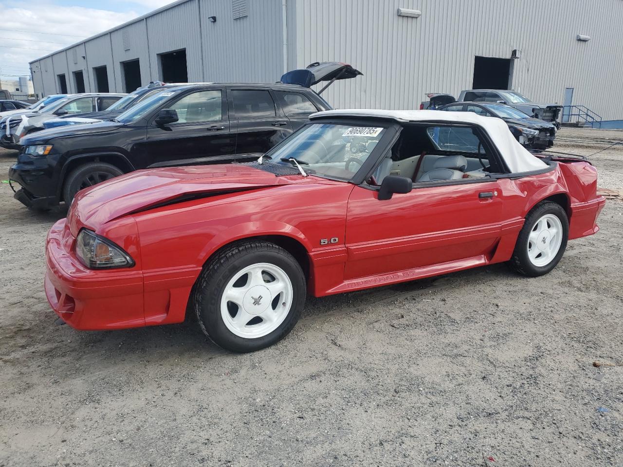 1992 Ford Mustang GT, VIN 1FACP45E3NF149985 — Rear end