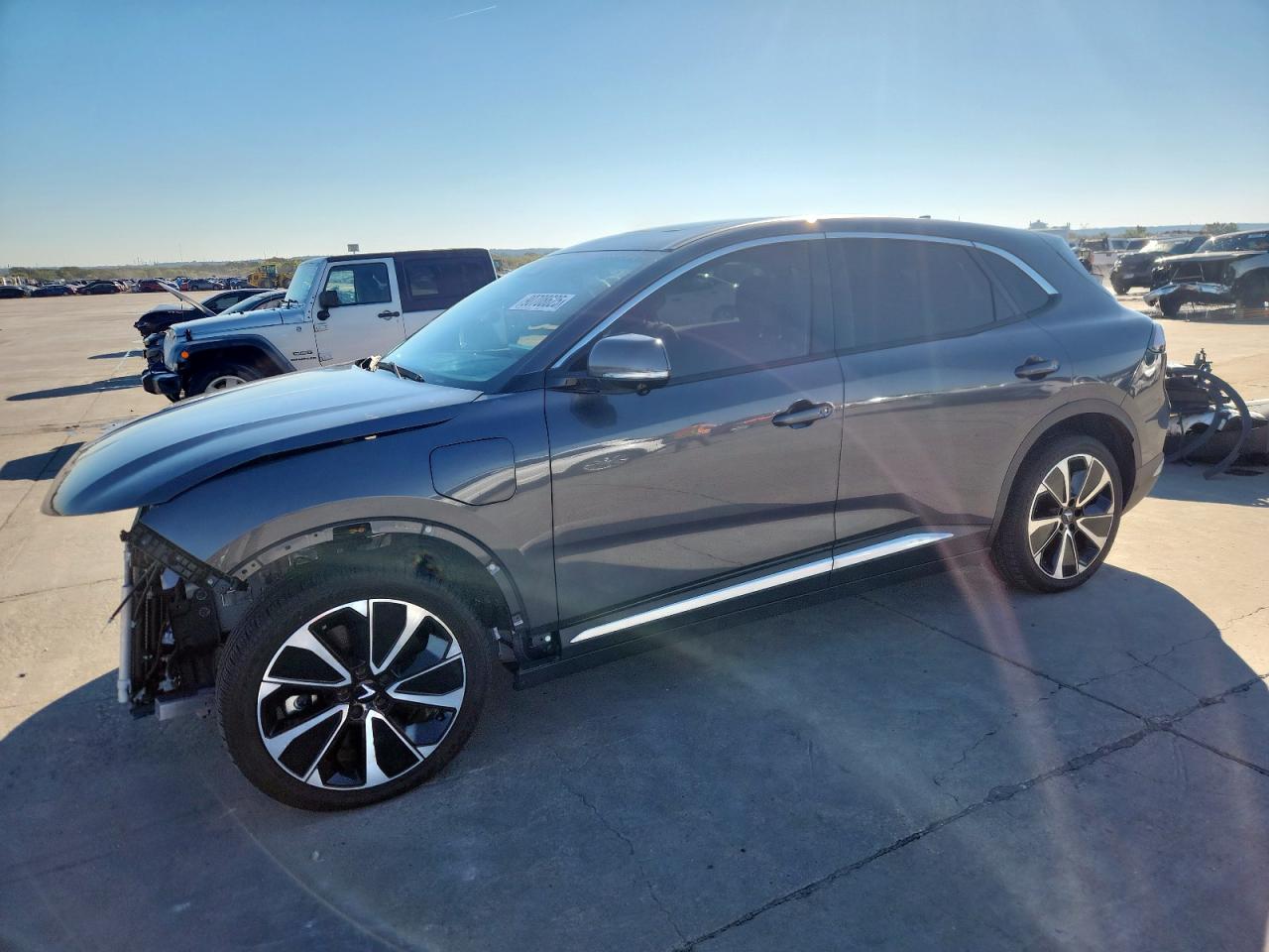 2025 VinFast VF 8 Plus, VIN RLLV1AFA5SH009540 — Front end