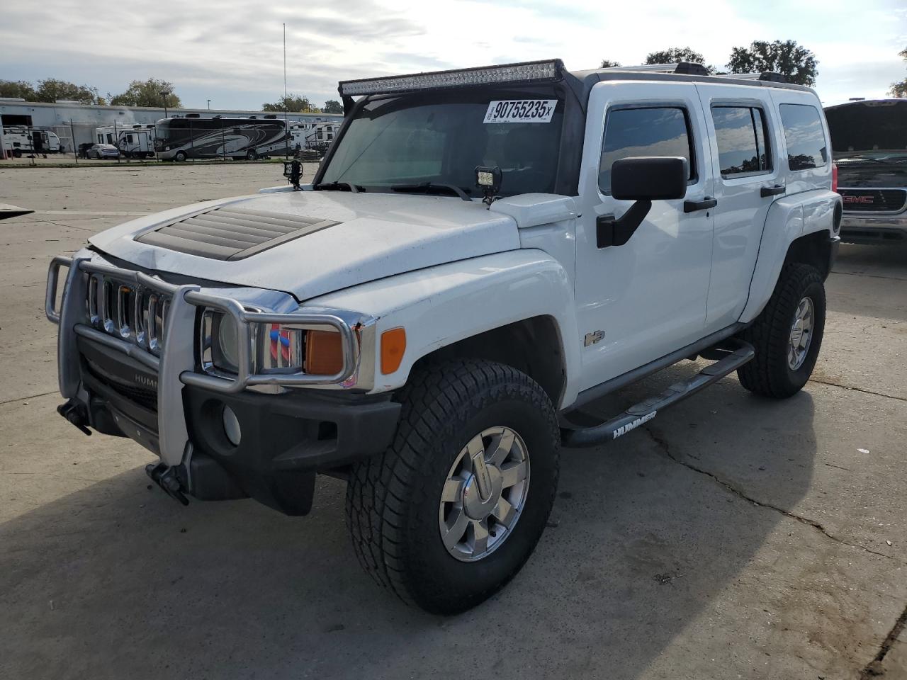 2006 Hummer H3, VIN 5GTDN136768200370 — Front end