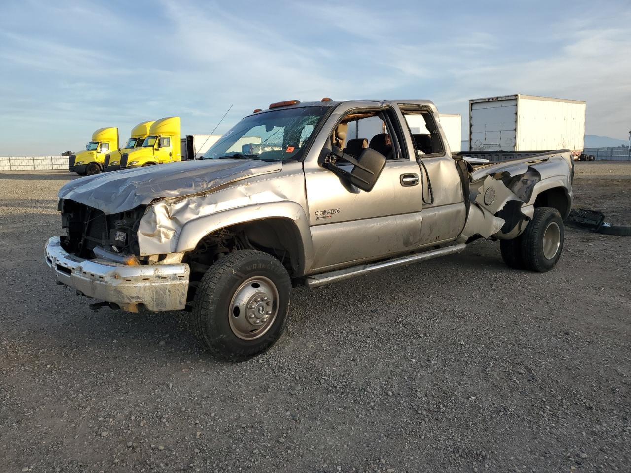 2003 Chevrolet Silverado 3500 LS, VIN 1GCJK39113E252715 — Side