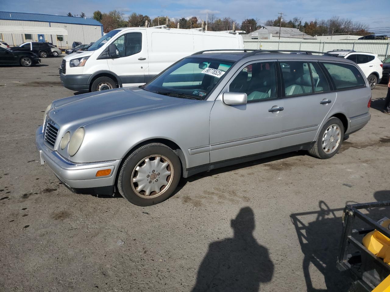 1998 Mercedes-Benz E 320, VIN WDBJH65F3WA550761 — Мелкие вмятины и царапины