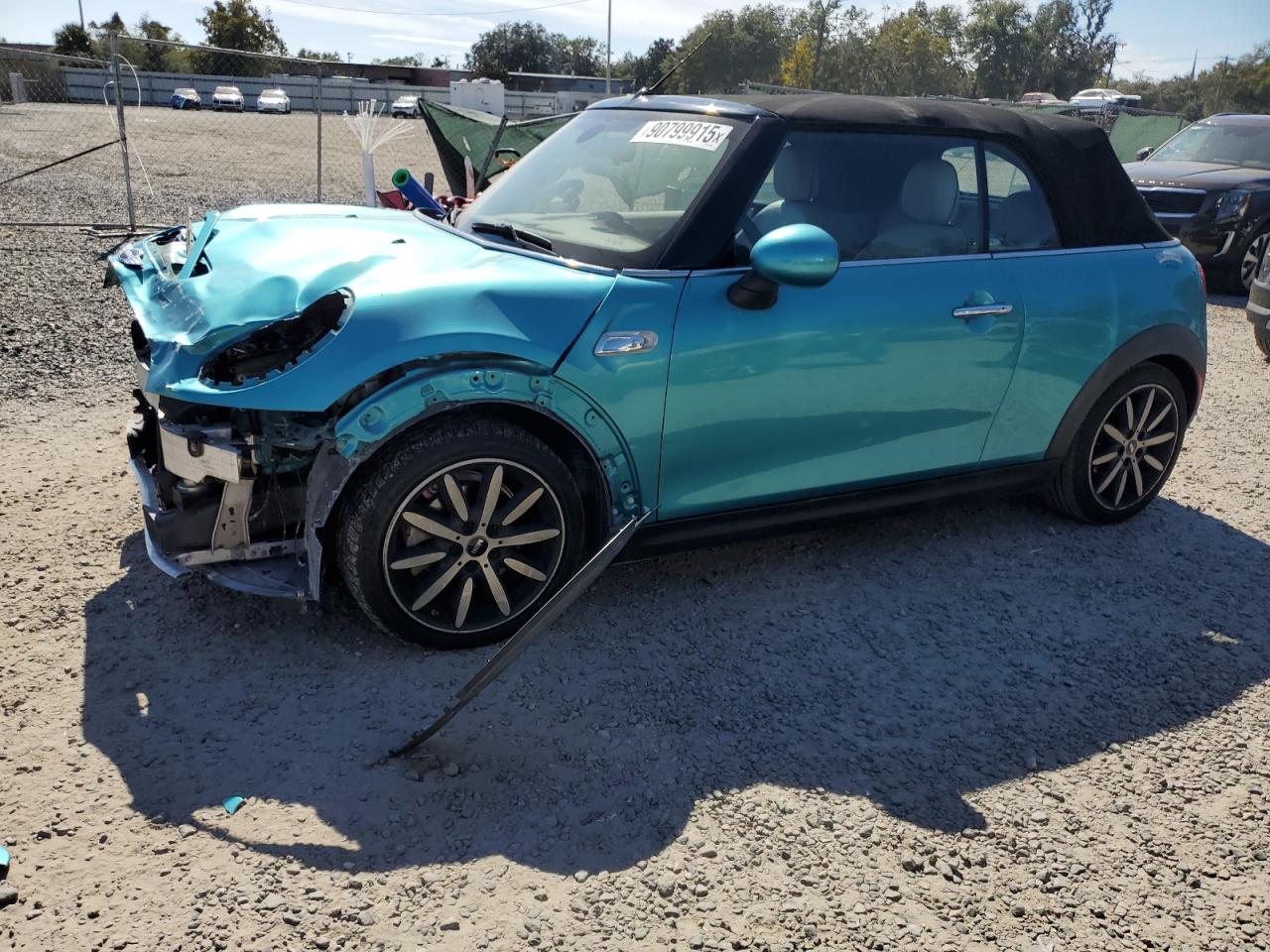 2017 MINI Convertible Cooper S, VIN WMWWG9C57H3C22868 — Перед