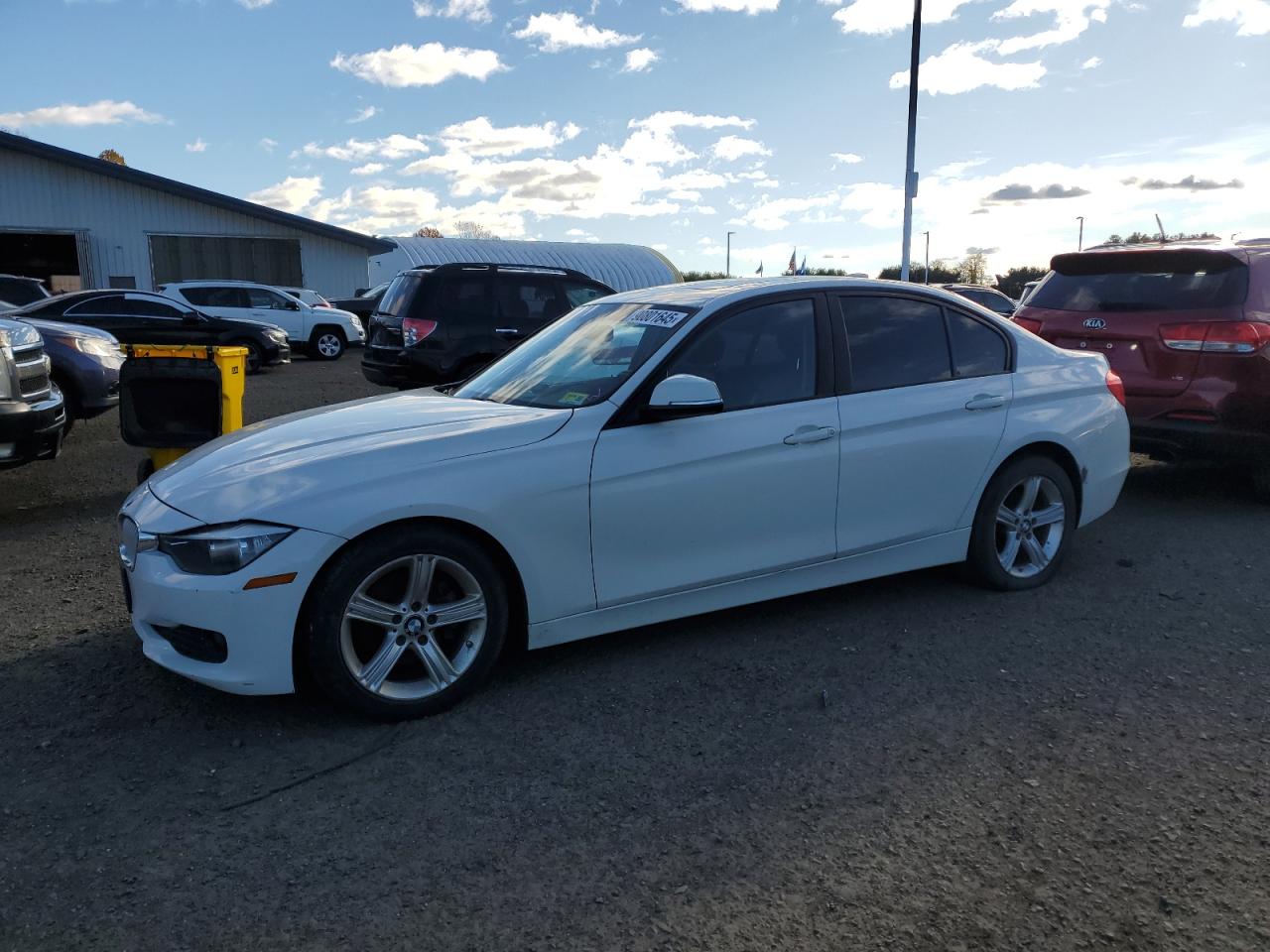 2013 BMW 3 Series 320i xDrive, VIN WBA3C3C55DF979561 — Minor dents and scratches