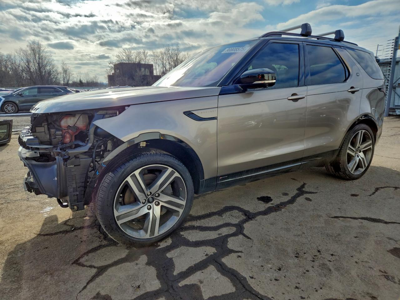2021 Land Rover Discovery, VIN SALRM4RU8M2449518 — Front end