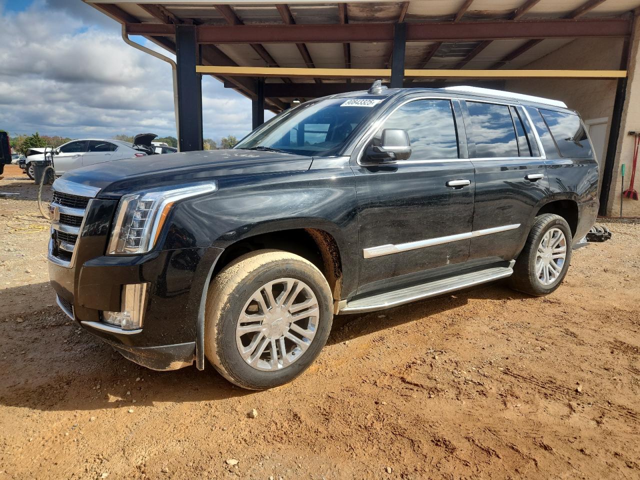 2016 Cadillac Escalade Standard, VIN 1GYS3AKJ1GR375195 — Front end