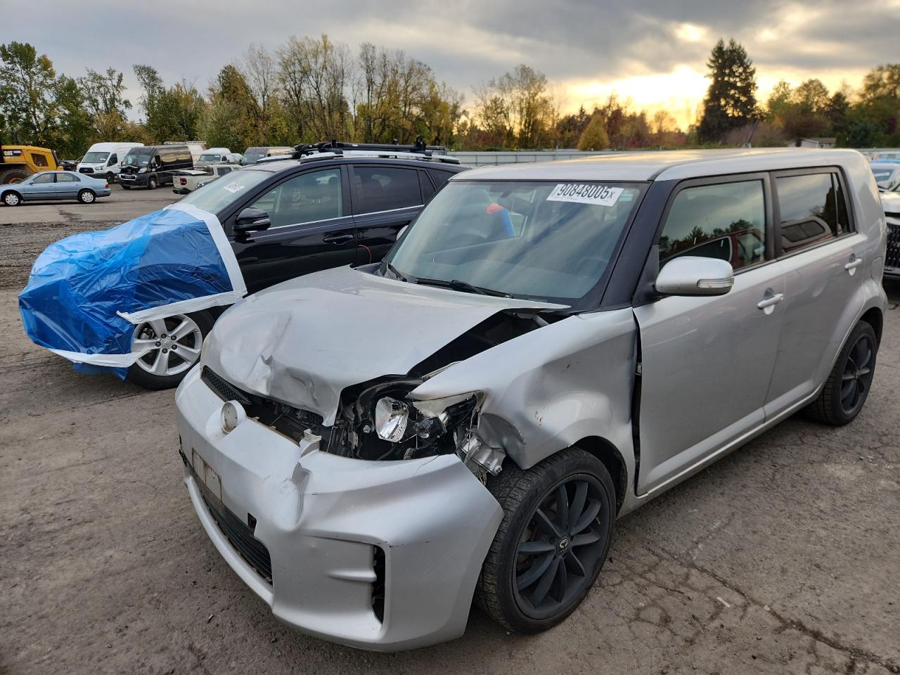 2014 Scion xB, VIN JTLZE4FE2EJ056062 — Front end