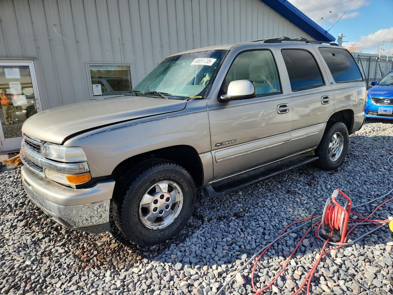 2000 Chevrolet Tahoe LT, VIN 1GNEK13T5YJ138870 — Front end