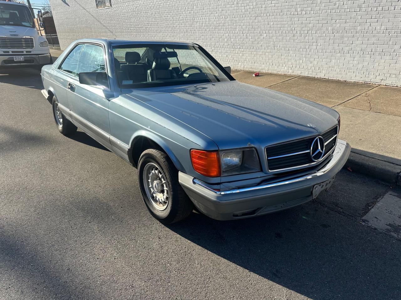 1985 Mercedes-Benz 500, VIN WDBCA44D7FA152776 — Minor dents and scratches