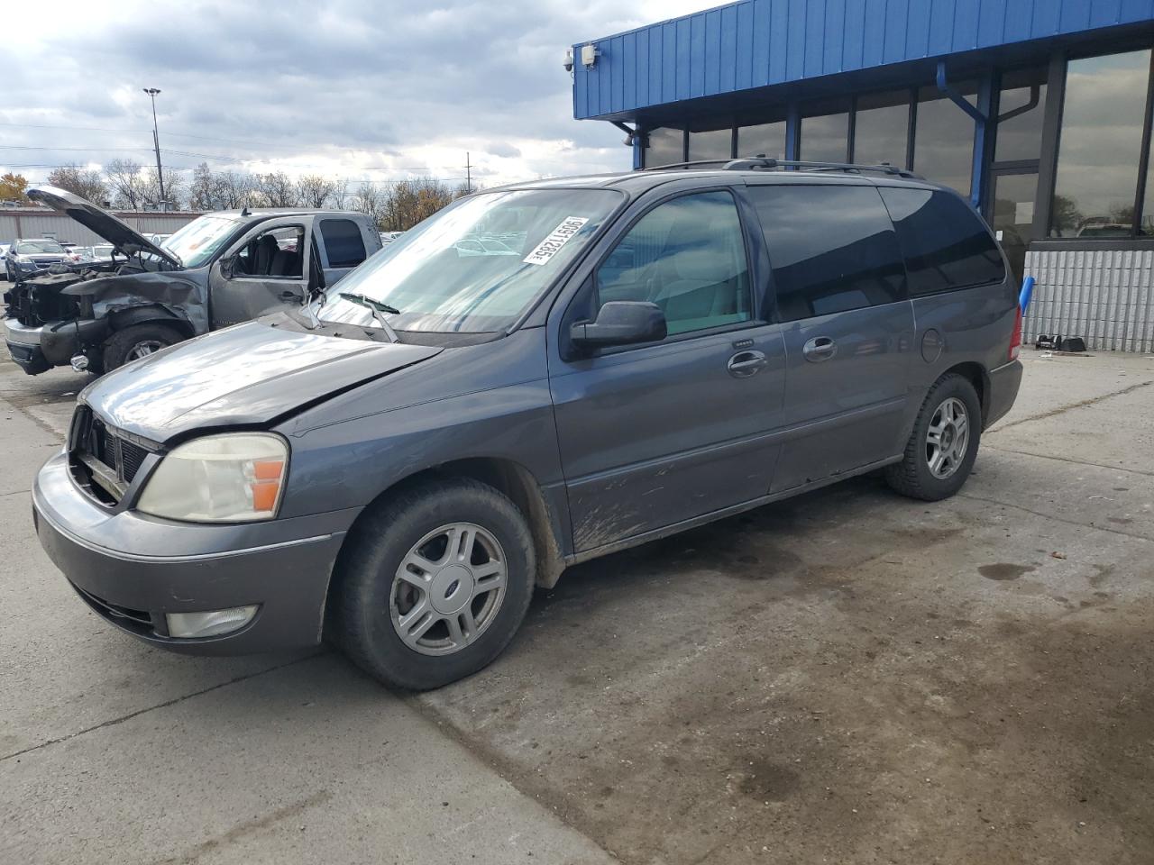 2005 Ford Freestar SEL, VIN 2FMZA52205BA80983 — Front end