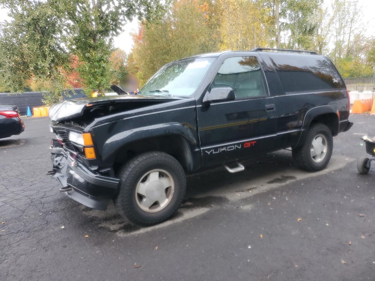 1995 GMC Yukon, VIN 1GKEK18KXSJ717891 — Front end