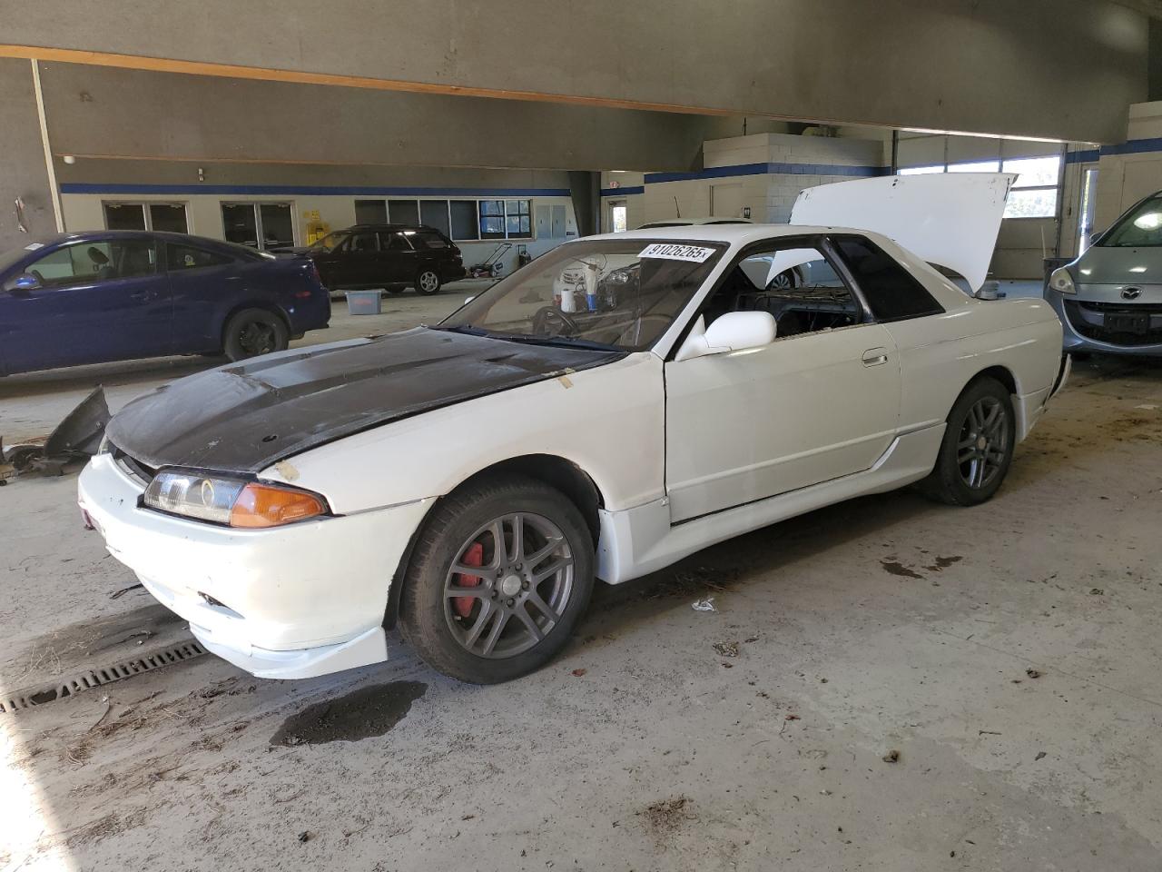 1991 Nissan Skyline, VIN HCR32252646 — Stripped
