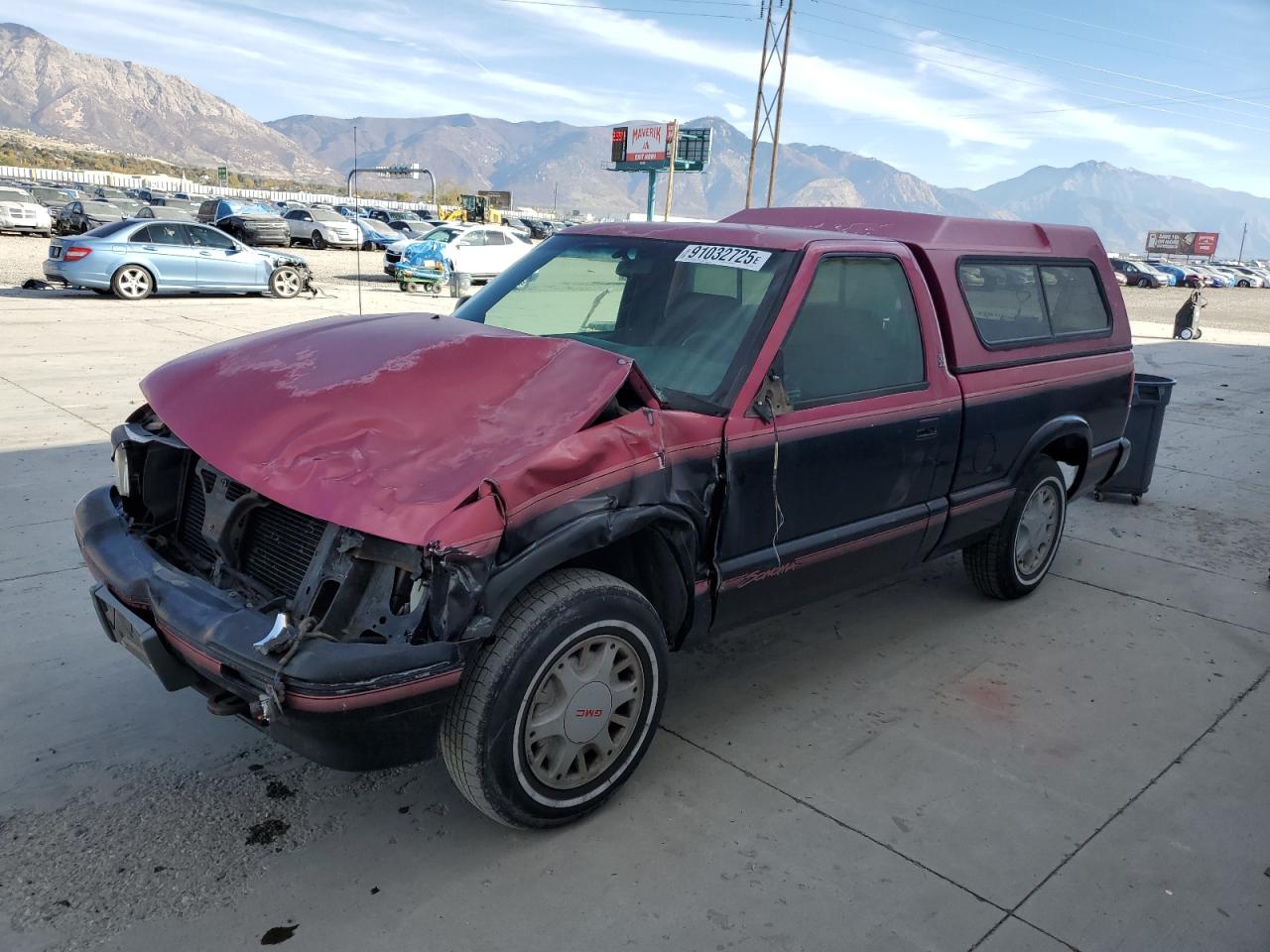 1994 GMC Sonoma, VIN 1GTCT14W8R8507882 — Front end
