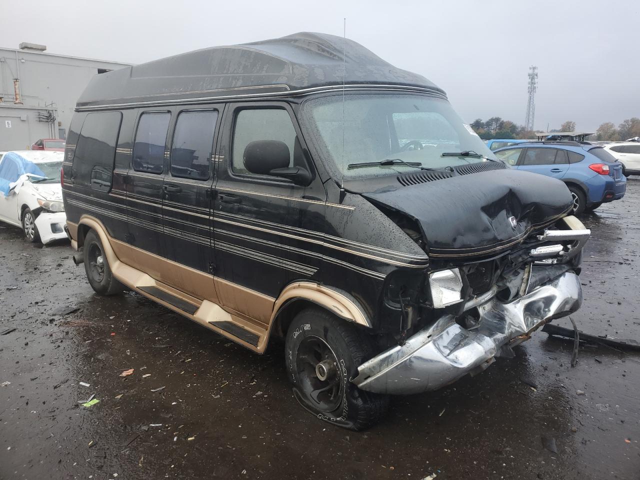 1999 Dodge Cargo, VIN 2B6HB11Y6XK550436 — Front end