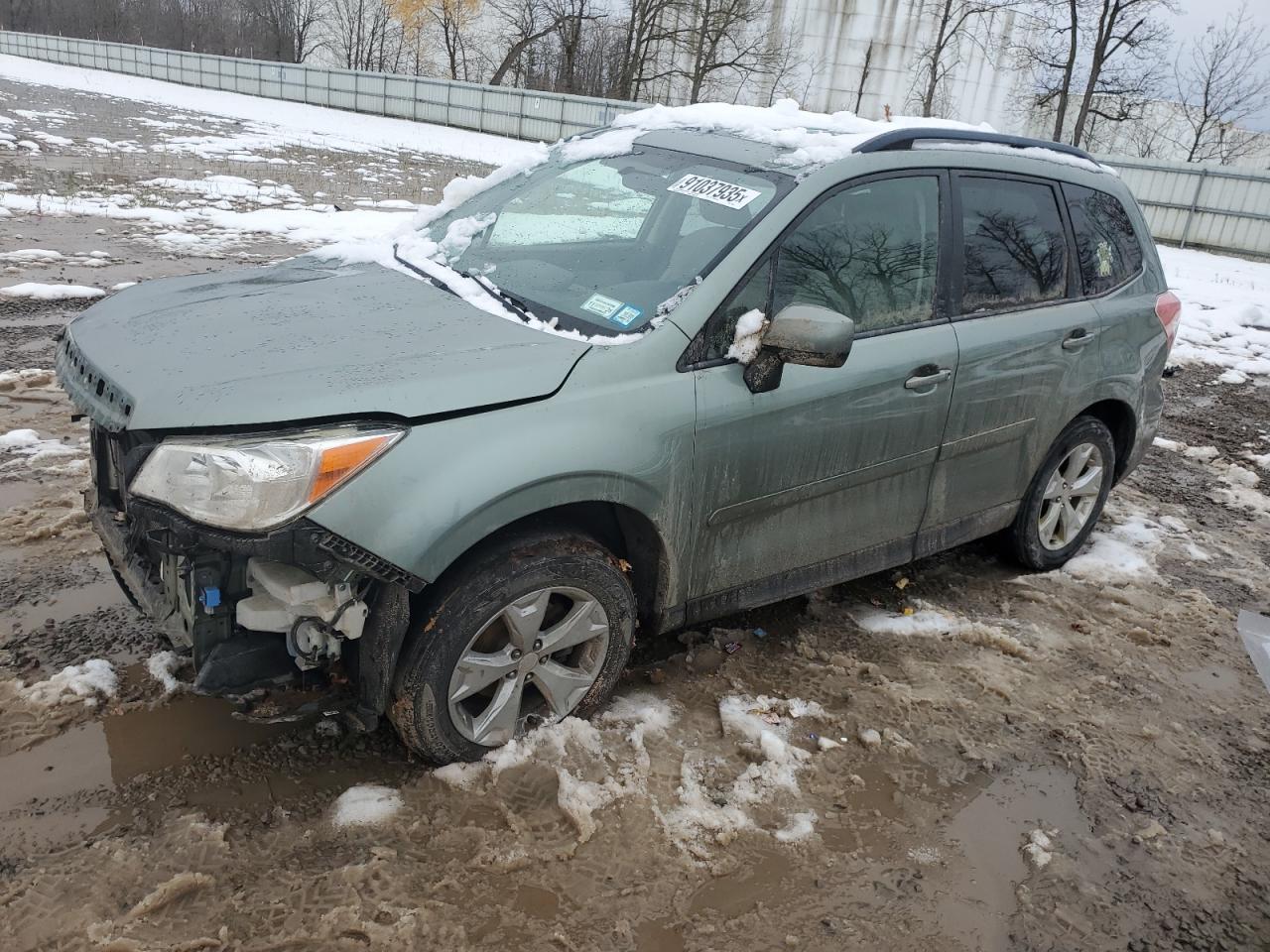 2016 Subaru Forester Premium, VIN JF2SJADC5GH426196 — Перед