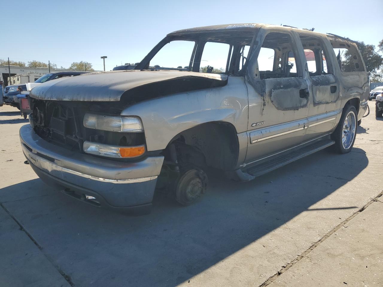 2000 Chevrolet Suburban LS, VIN 3GNFK16T4YG124864 — Vandalism