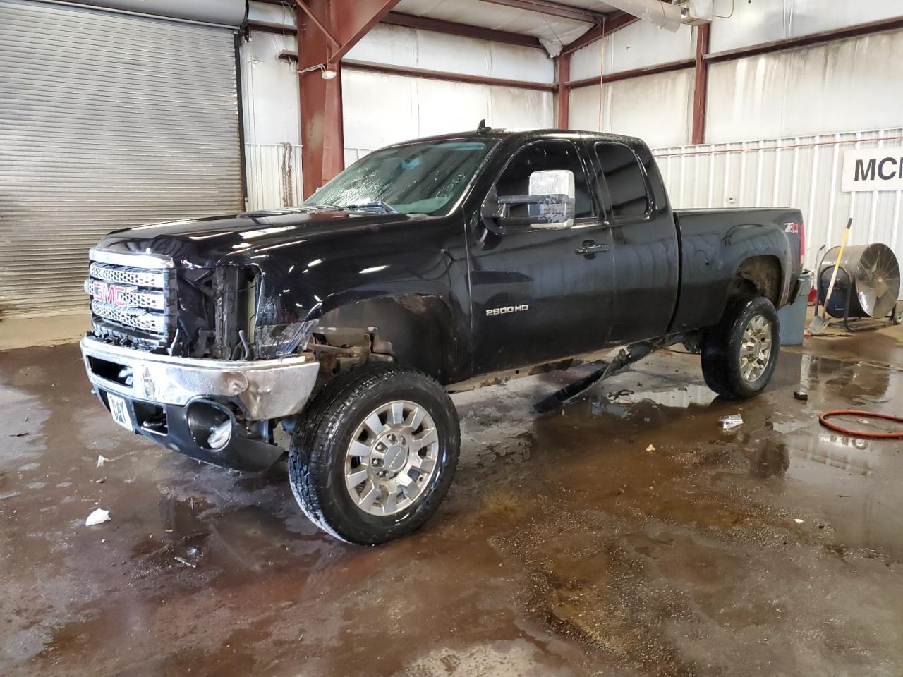 2012 GMC Sierra 2500HD SLE, VIN 1GT220CG6CZ302422 — Front end
