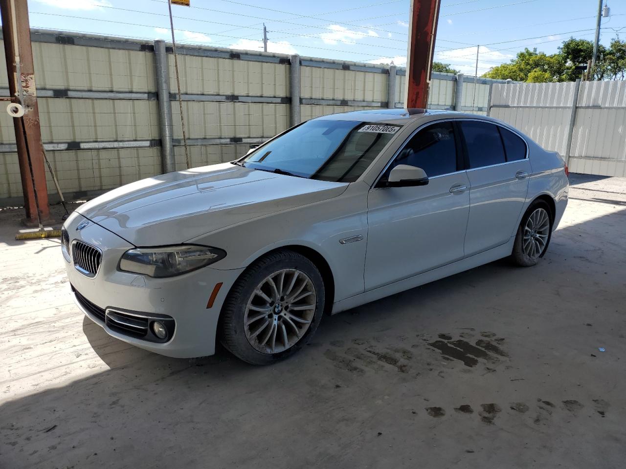 2014 BMW 5 Series 528i, VIN WBA5A5C5XED500624 — Minor dents and scratches