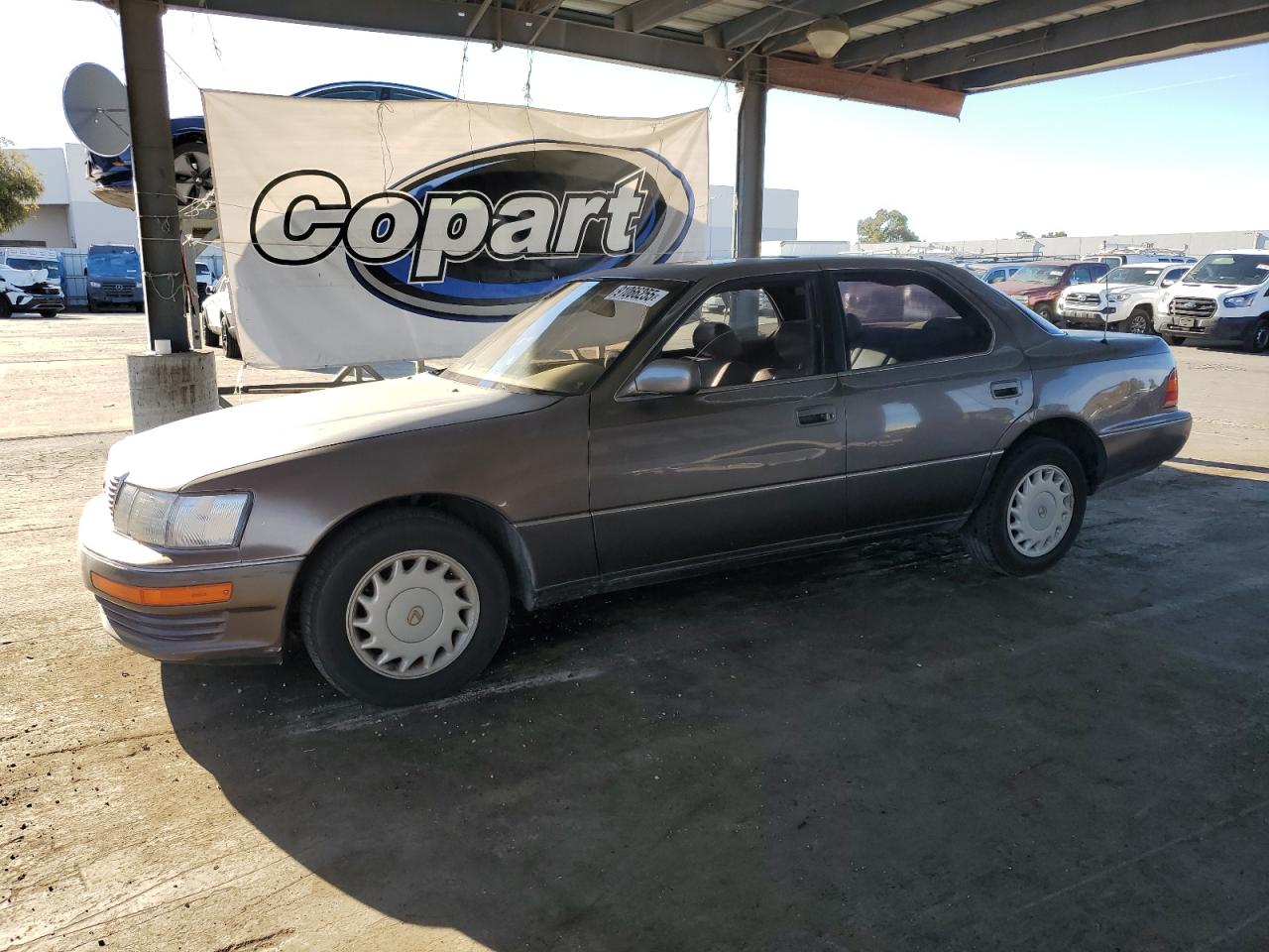 1991 Lexus LS 400, VIN JT8UF11EXM0050912 — Minor dents and scratches