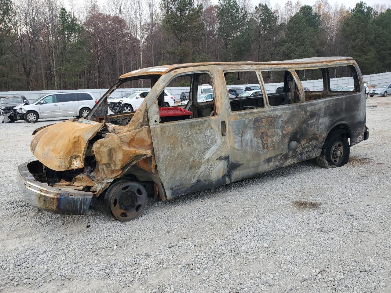 2004 Chevrolet Express Passenger, VIN 1GAHG39U541207918 — Burn